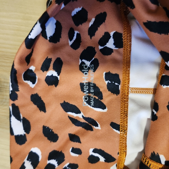 Fabletics Leopard Print Two-Piece Set - Picture 3 of 8